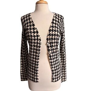 Merona Black and Cream Houndstooth Cardigan size Small